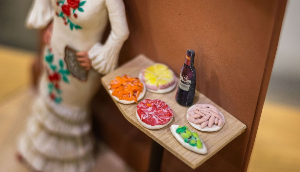 Detalle de la creación hecha con plastilina.