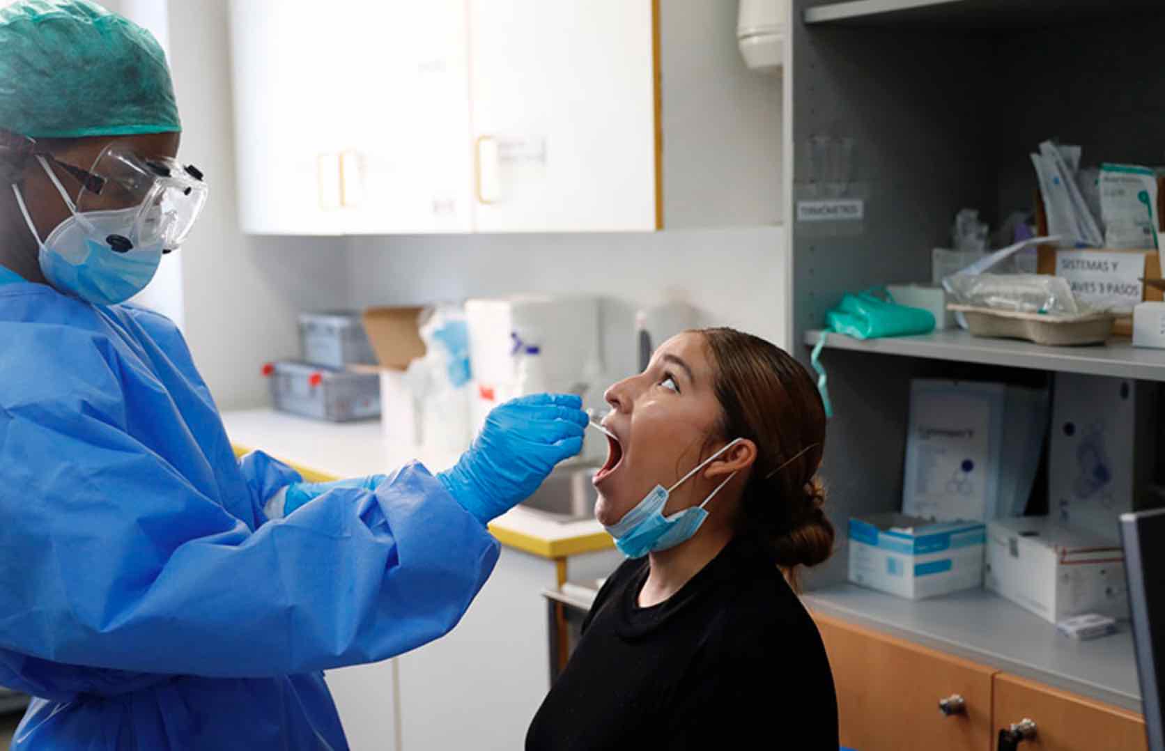 Ninguna muerte en Sevilla capital, que triplica los positivos, en una imagen de Canal Sur.