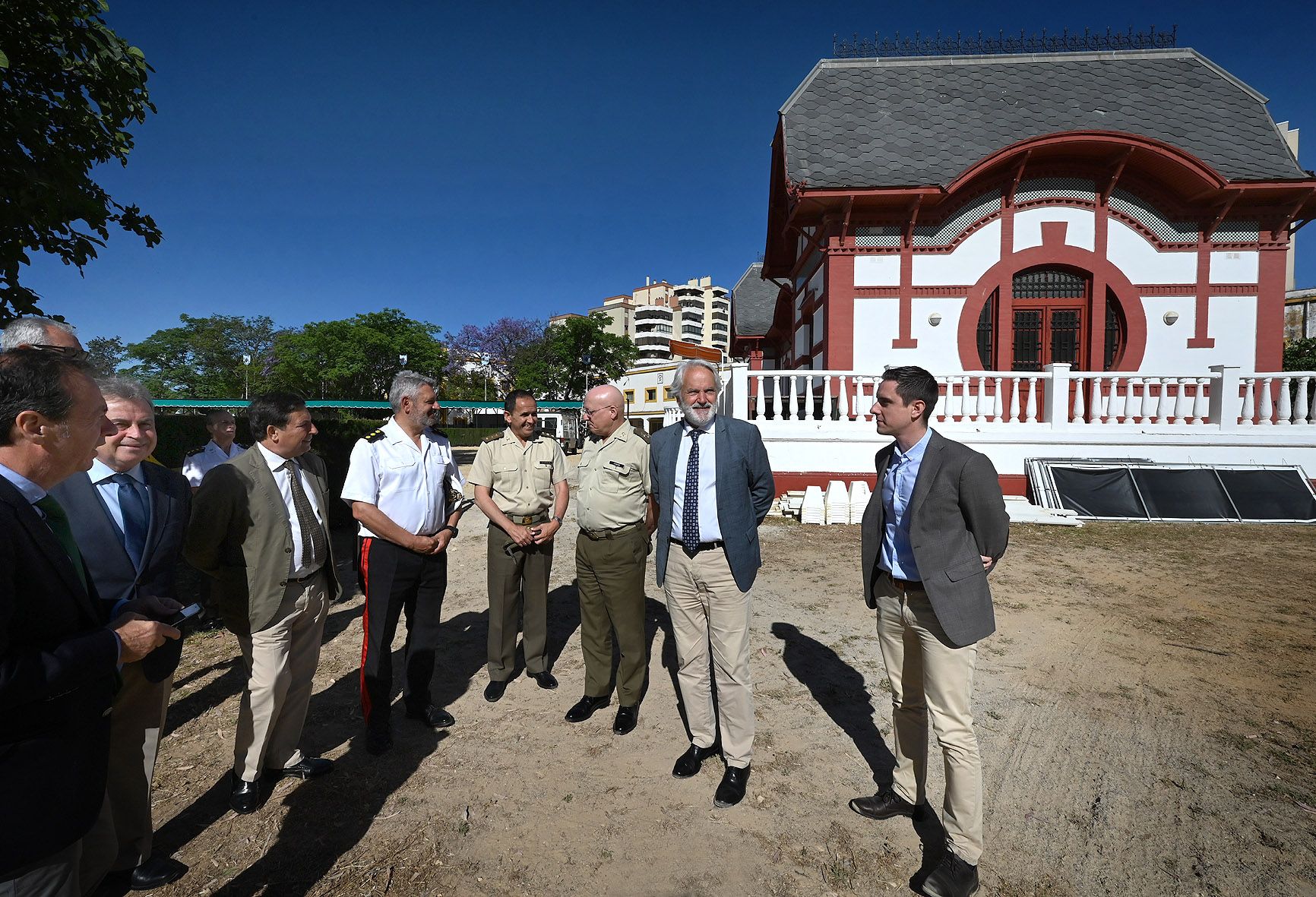 Miembros de Defensa, gobierno de Jerez y Real Escuela, reunidos hace unos meses en el Depósito de Sementales.