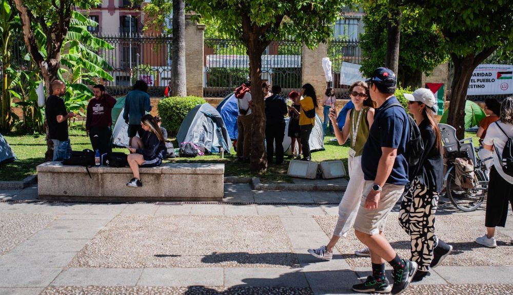 Contra mi generación. Estudiantes de la Universidad de Sevilla en una imagen de archivo. 