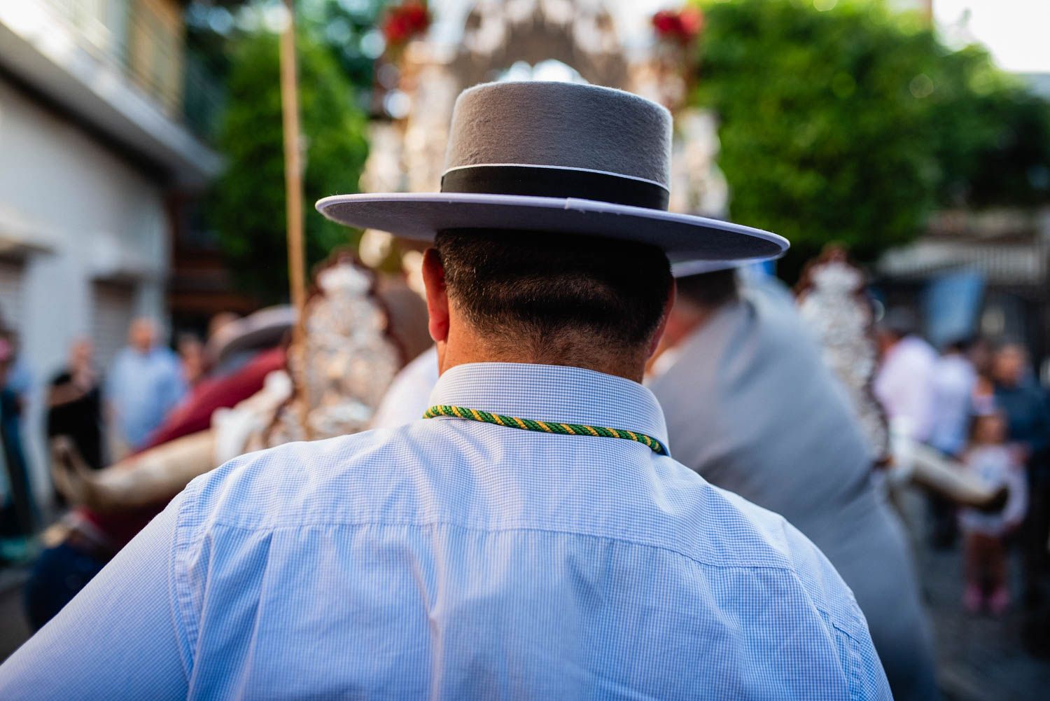 La salida de la Hermandad del Cerro hacia El Rocío, en imágenes.