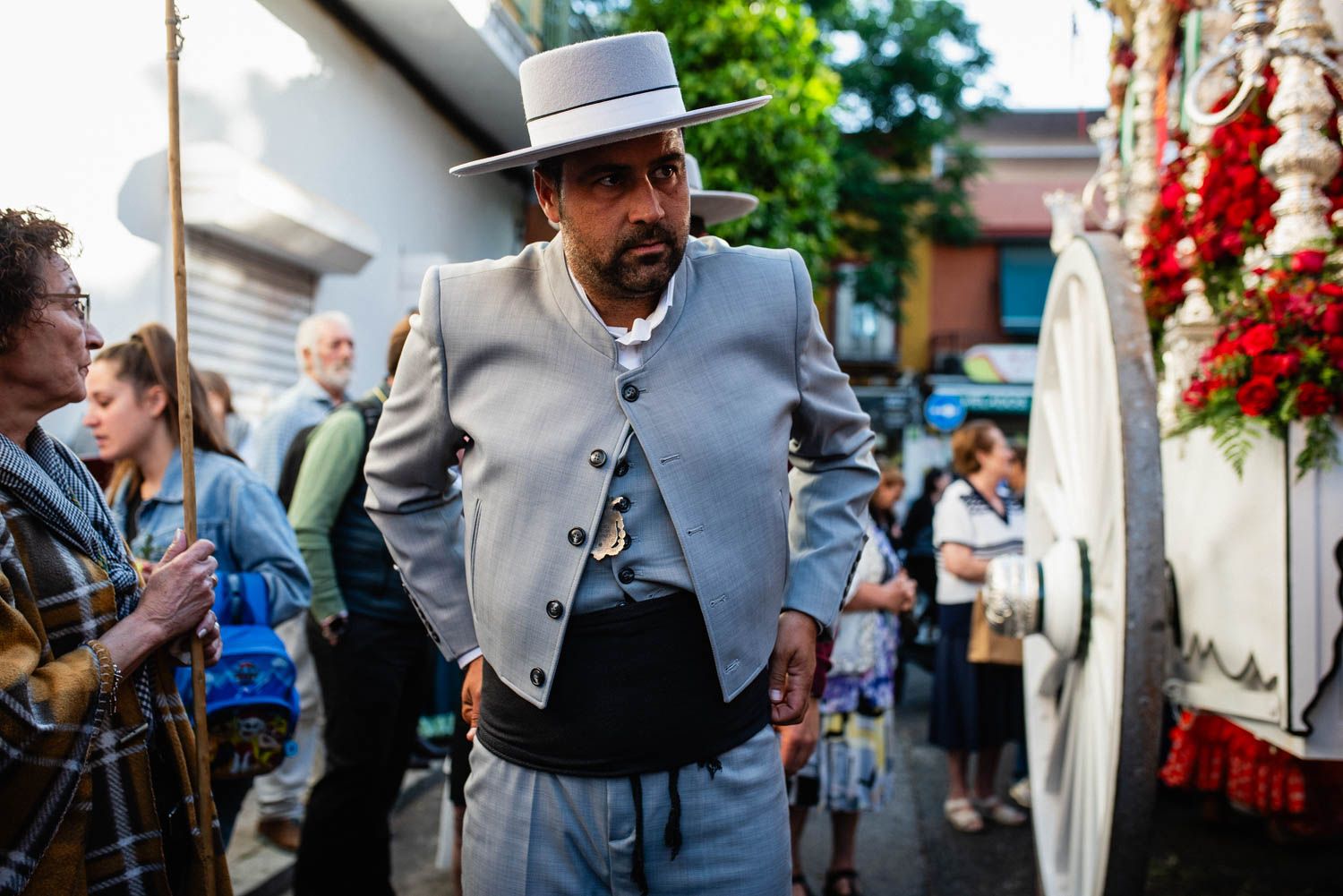 La salida de la Hermandad del Cerro hacia El Rocío, en imágenes.