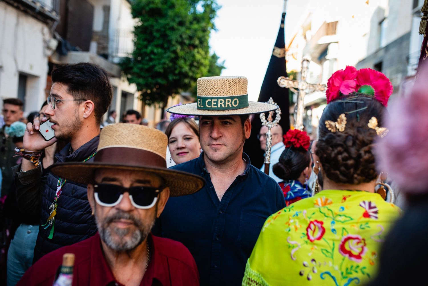 La salida de la Hermandad del Cerro hacia El Rocío, en imágenes.