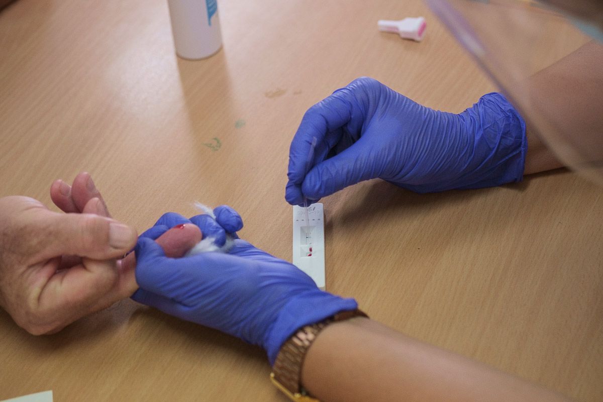 Los contactos estrechos no tendrán que hacer cuarentenas.