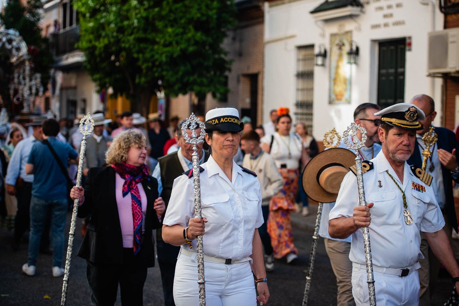 La salida de la Hermandad del Cerro hacia El Rocío, en imágenes.