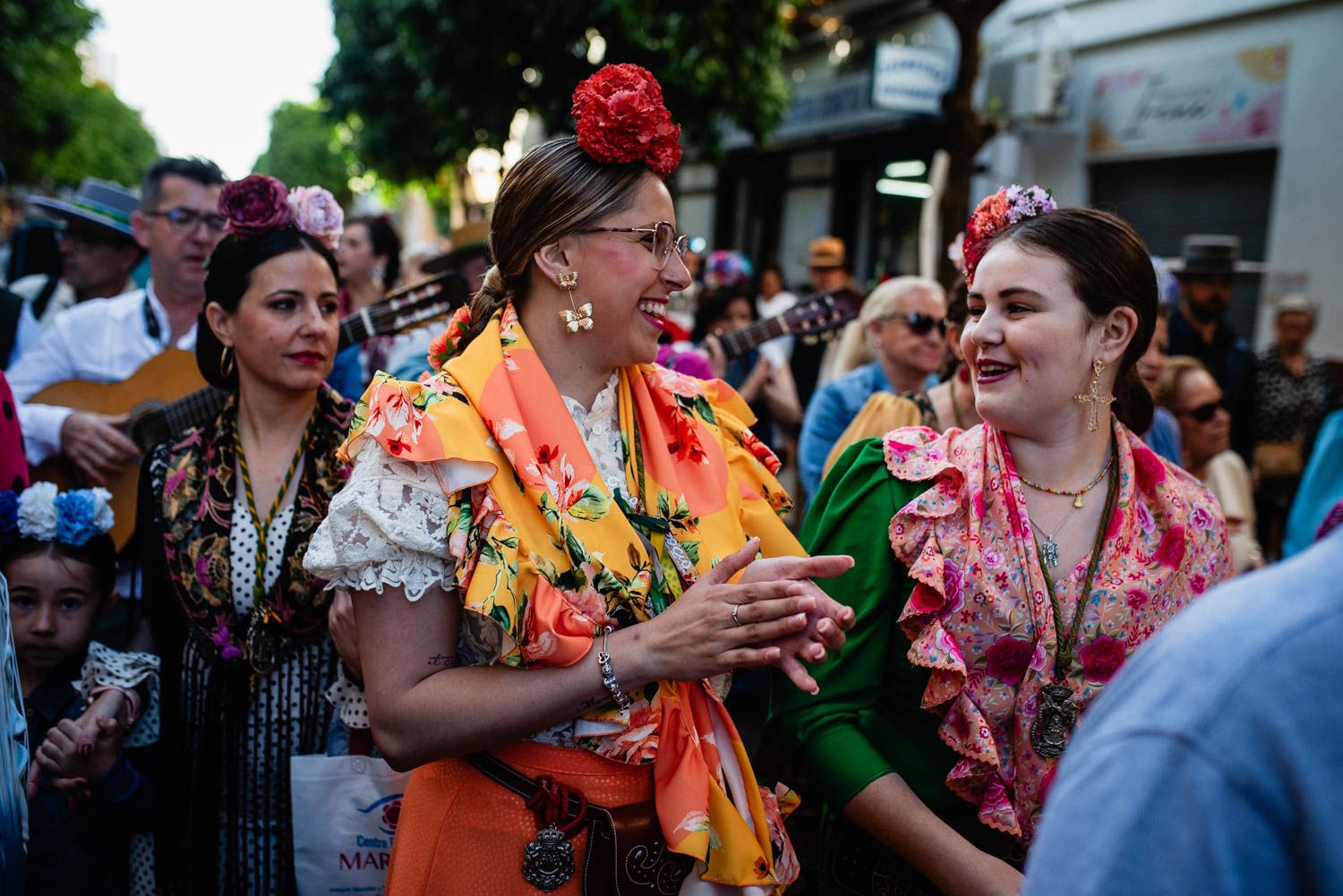 La salida de la Hermandad del Cerro hacia El Rocío, en imágenes.
