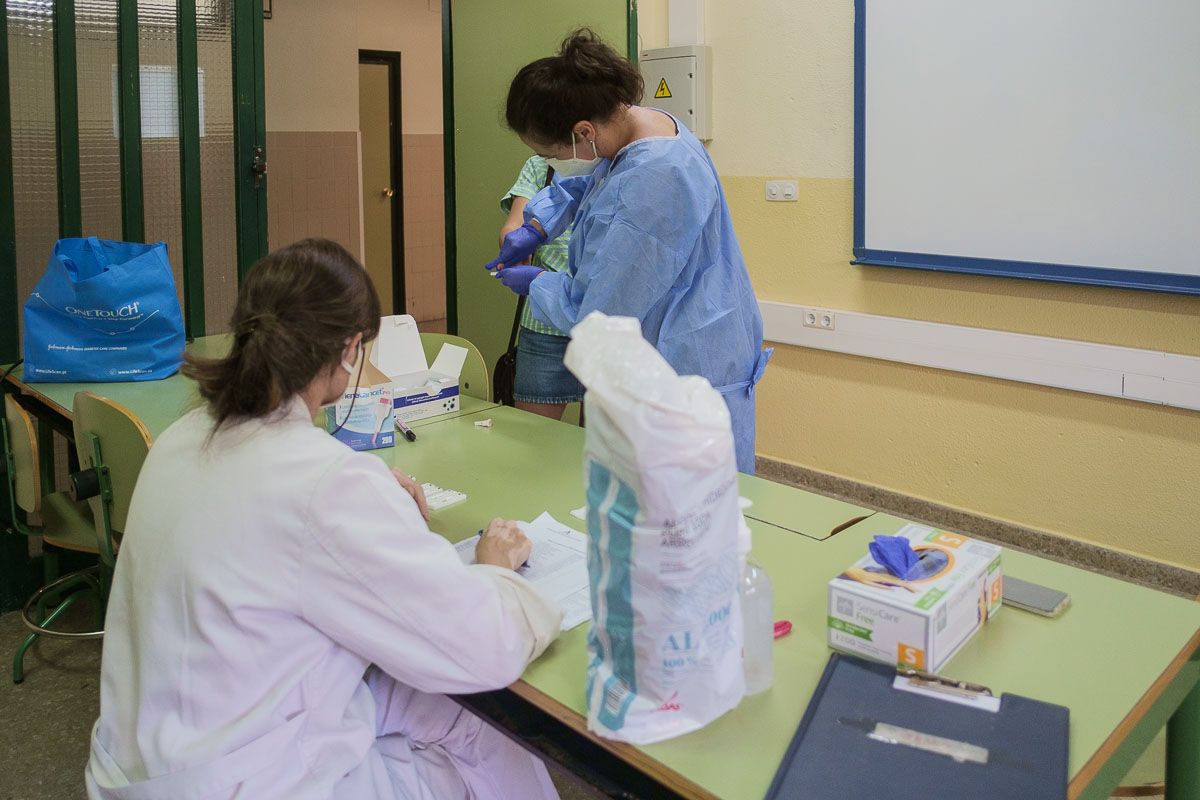 Andalucía alcanza la segunda cifra más alta de la pandemia: 6.664 casos en un día.