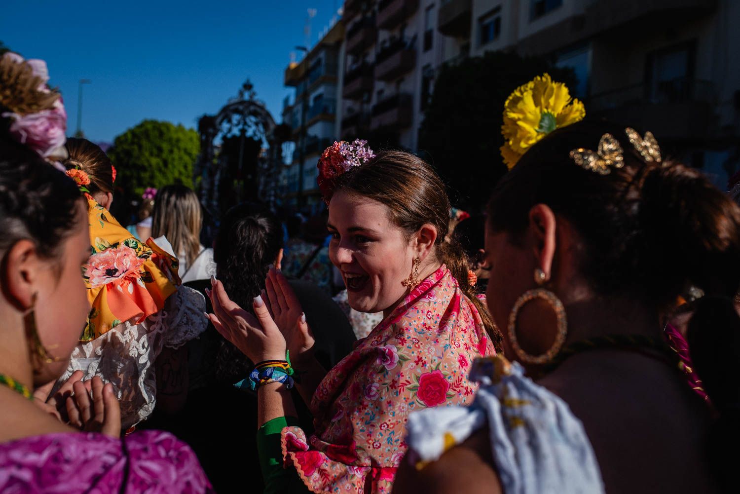 La salida de la Hermandad del Cerro hacia El Rocío, en imágenes.