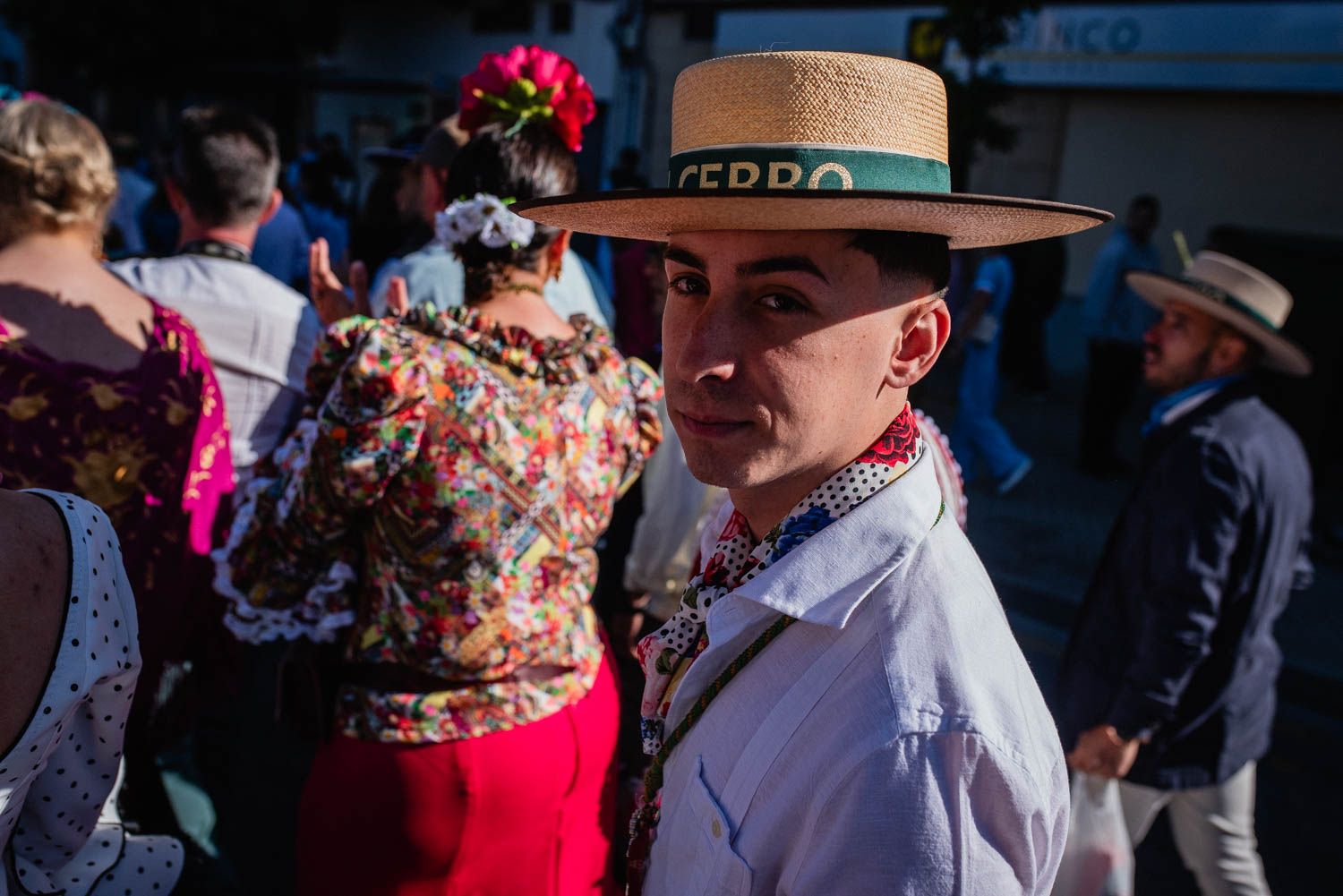 La salida de la Hermandad del Cerro hacia El Rocío, en imágenes.
