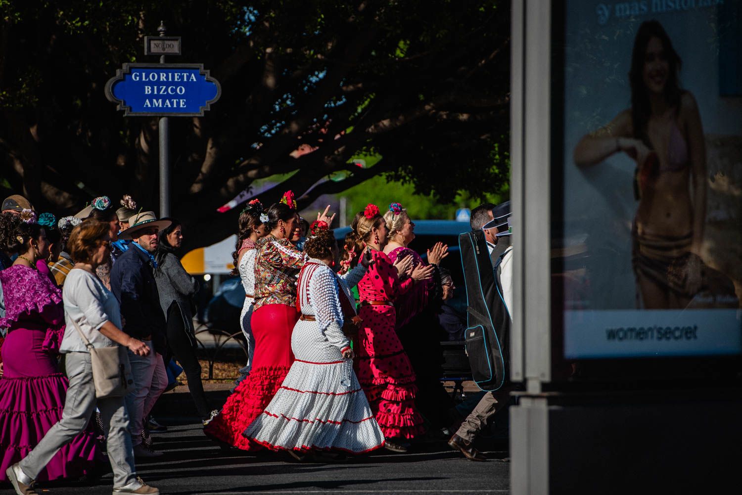 La salida de la Hermandad del Cerro hacia El Rocío, en imágenes.