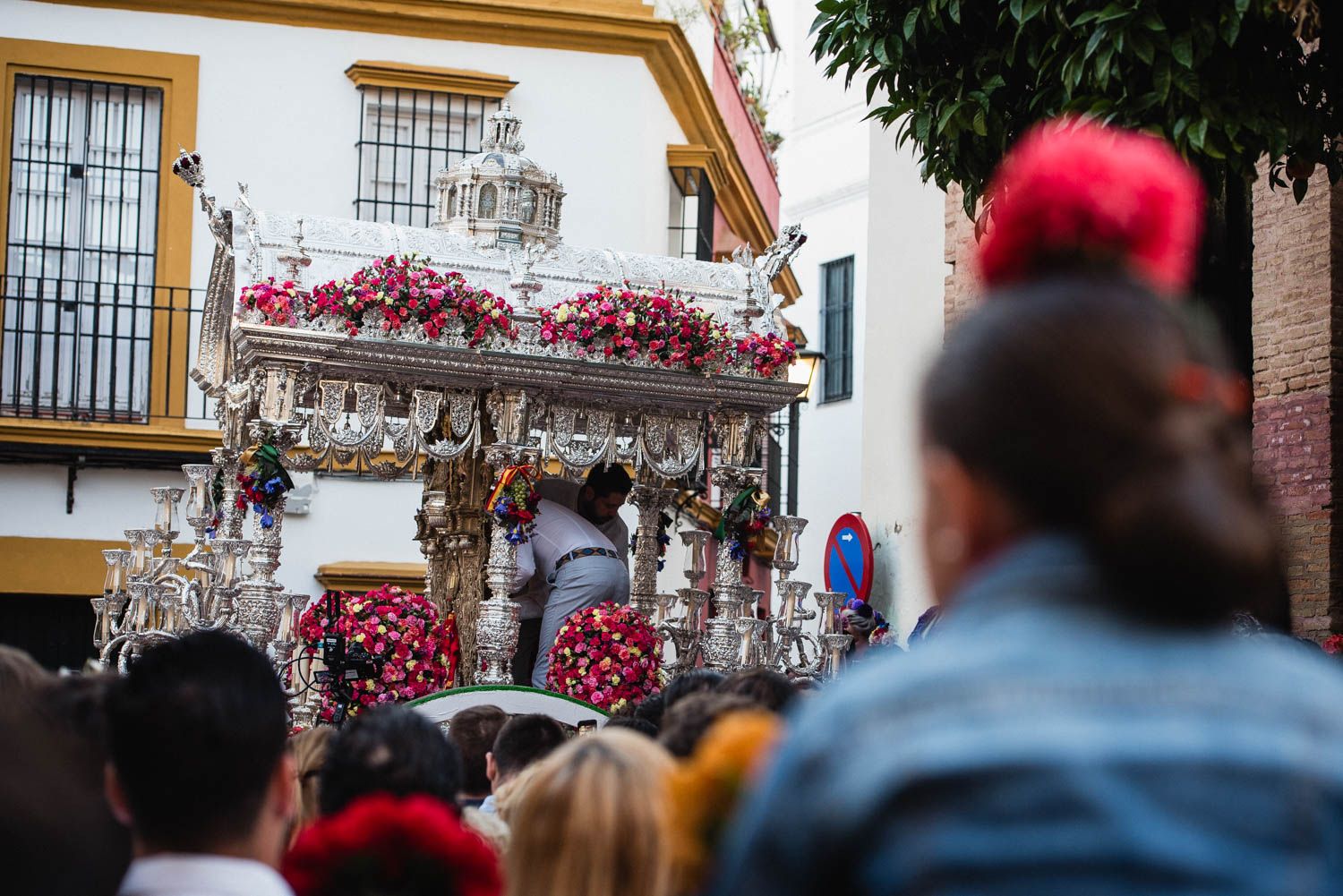 La salida de la Hermandad del Rocío de la Macarena, en imágenes