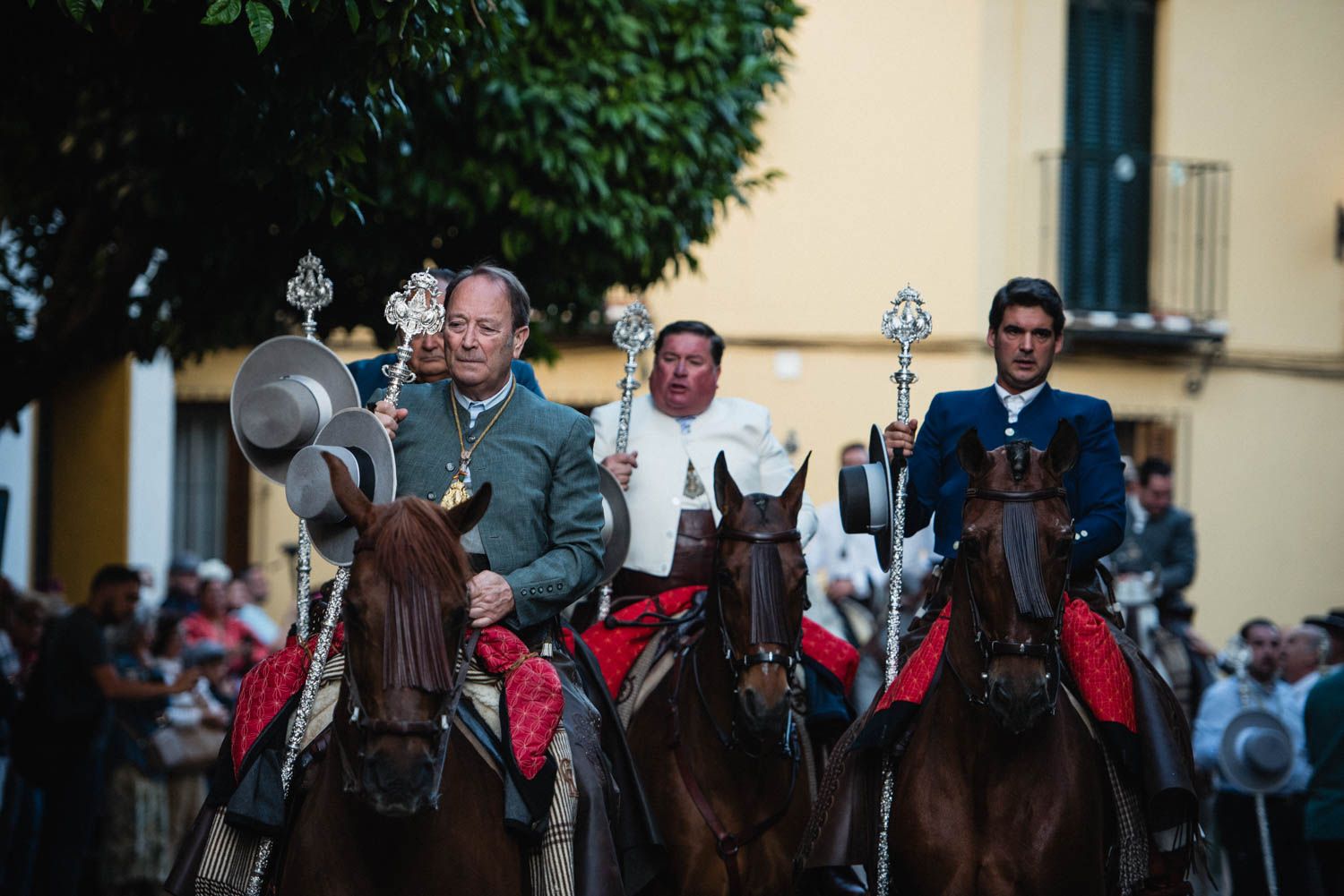 La salida de la Hermandad del Rocío de la Macarena, en imágenes