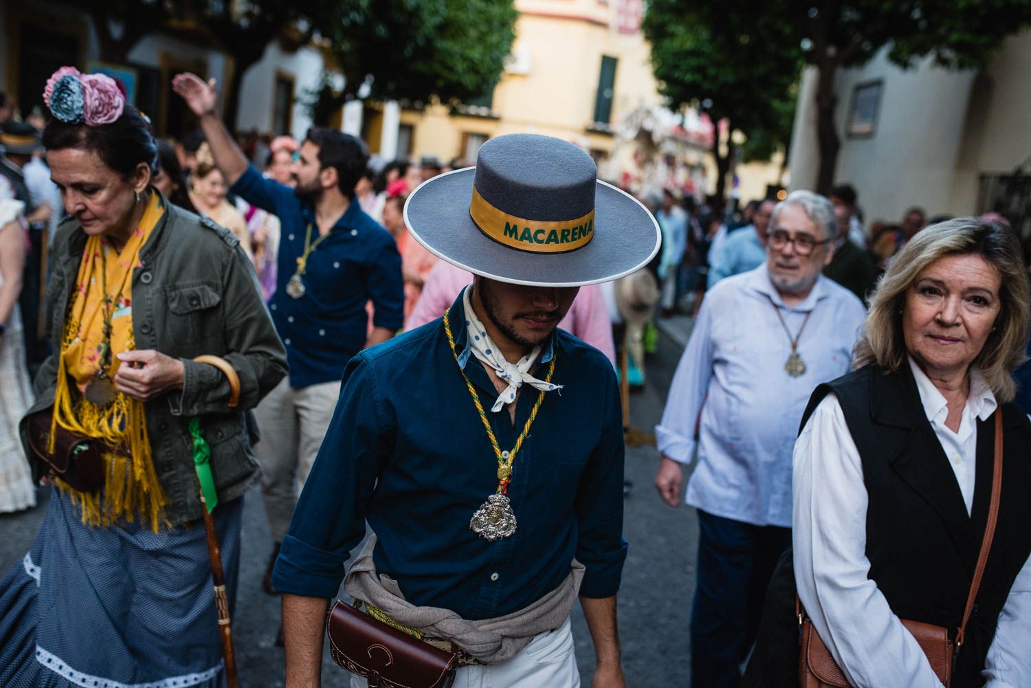 La salida de la Hermandad del Rocío de la Macarena, en imágenes