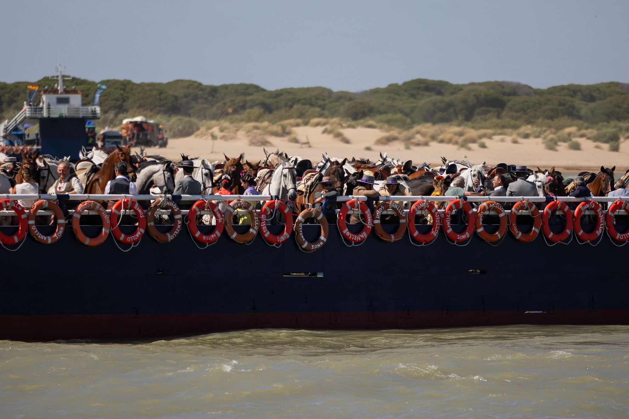 La hermandad del Rocío de Jerez llega a Malandar