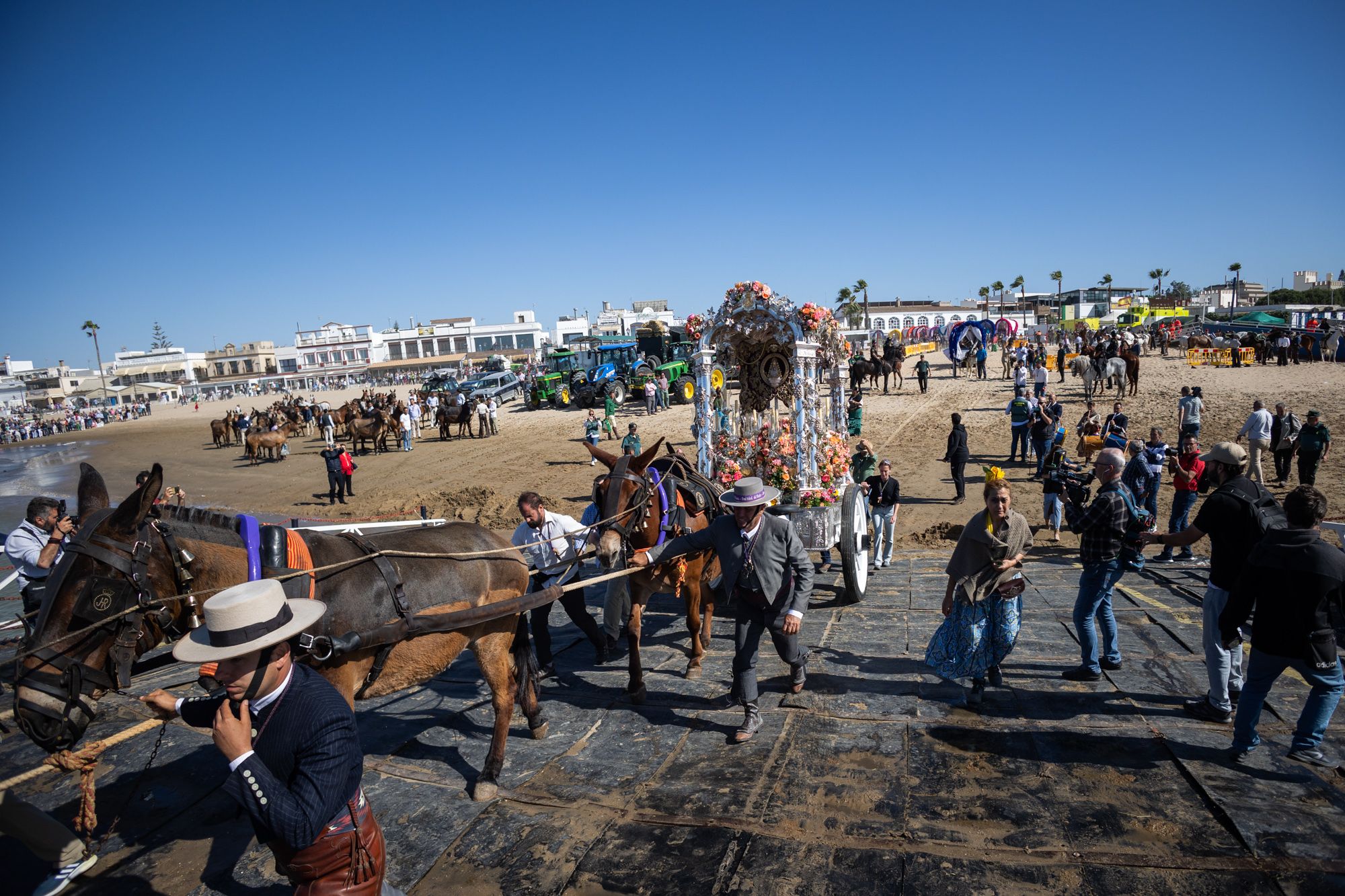 La hermandad del Rocío de Jerez llega a Malandar