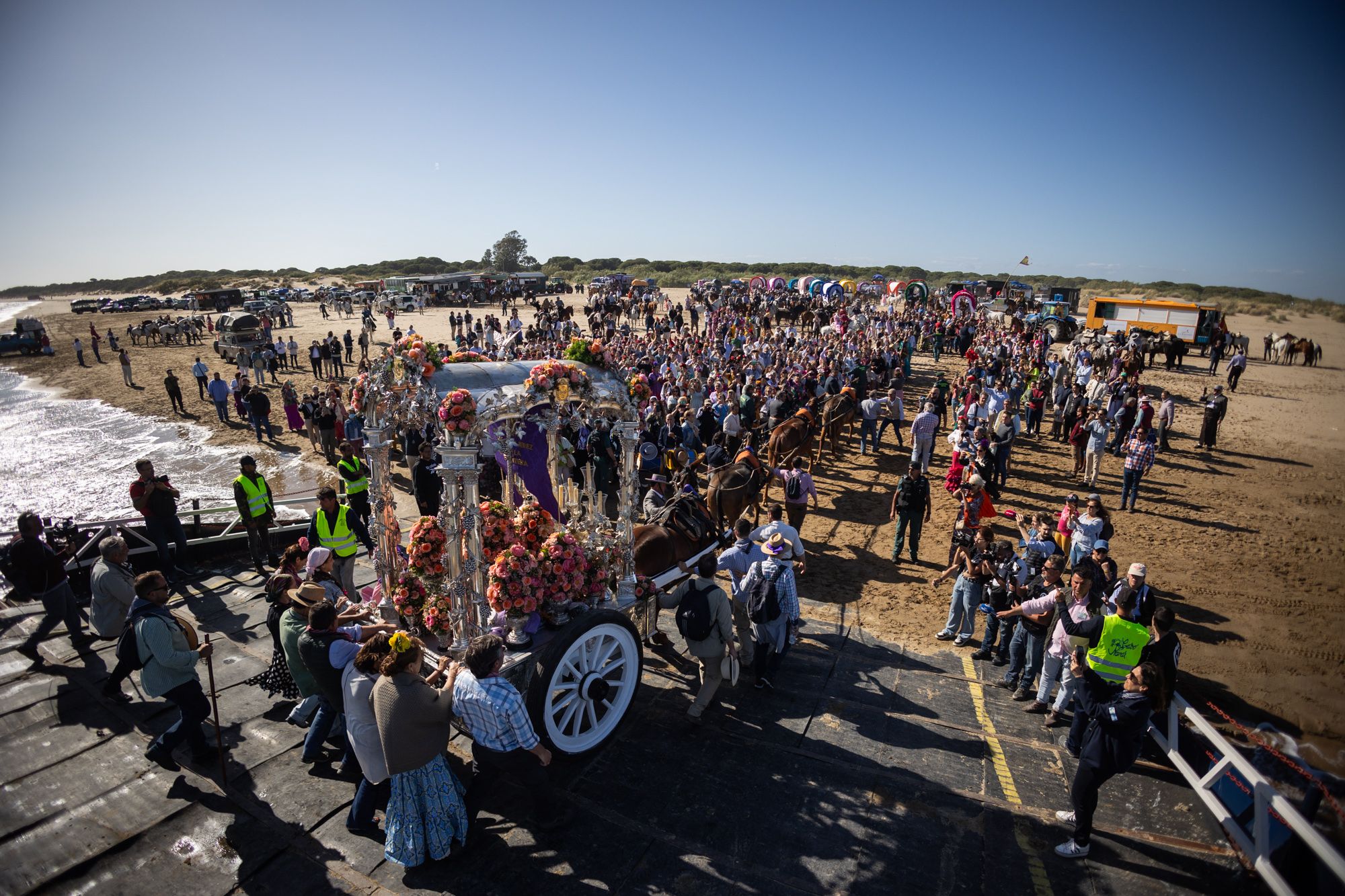 La hermandad del Rocío de Jerez llega a Malandar