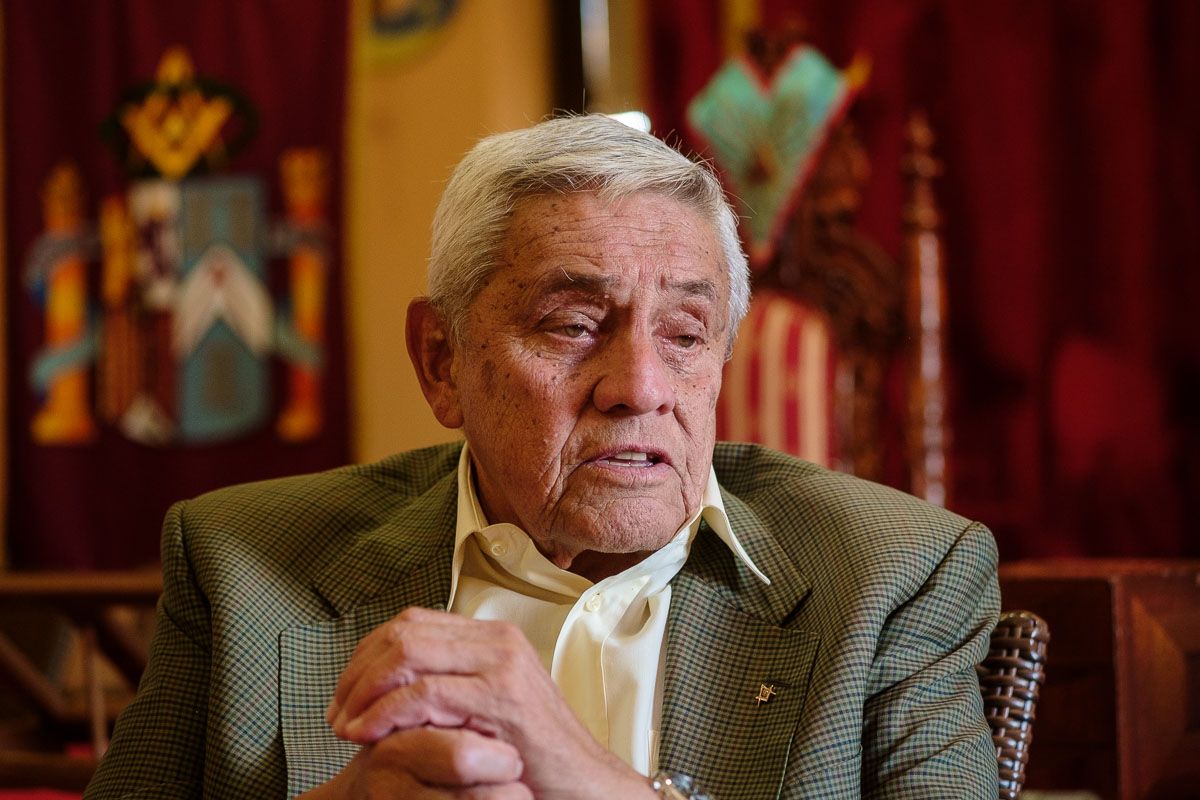 Luis Montes en el local cedido. FOTO: MANU GARCÍA