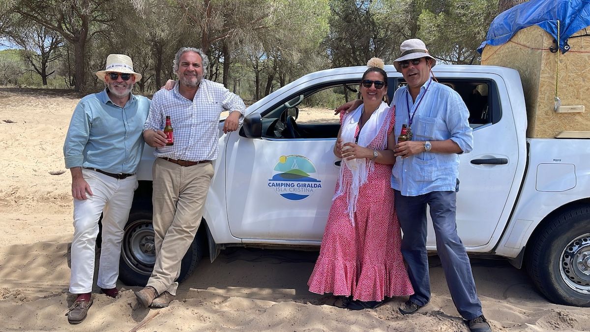 Manuel Jiménez , Juan y Reyes Muñiz del camping Isla Cristina, y Pablo Guitarte.