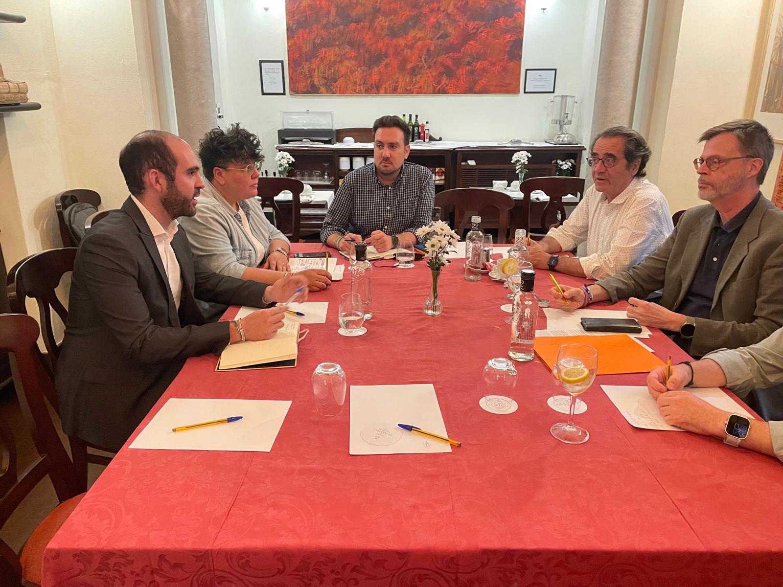 Reunión de Ahora Andalucía con Sevilla Quiere Metro.