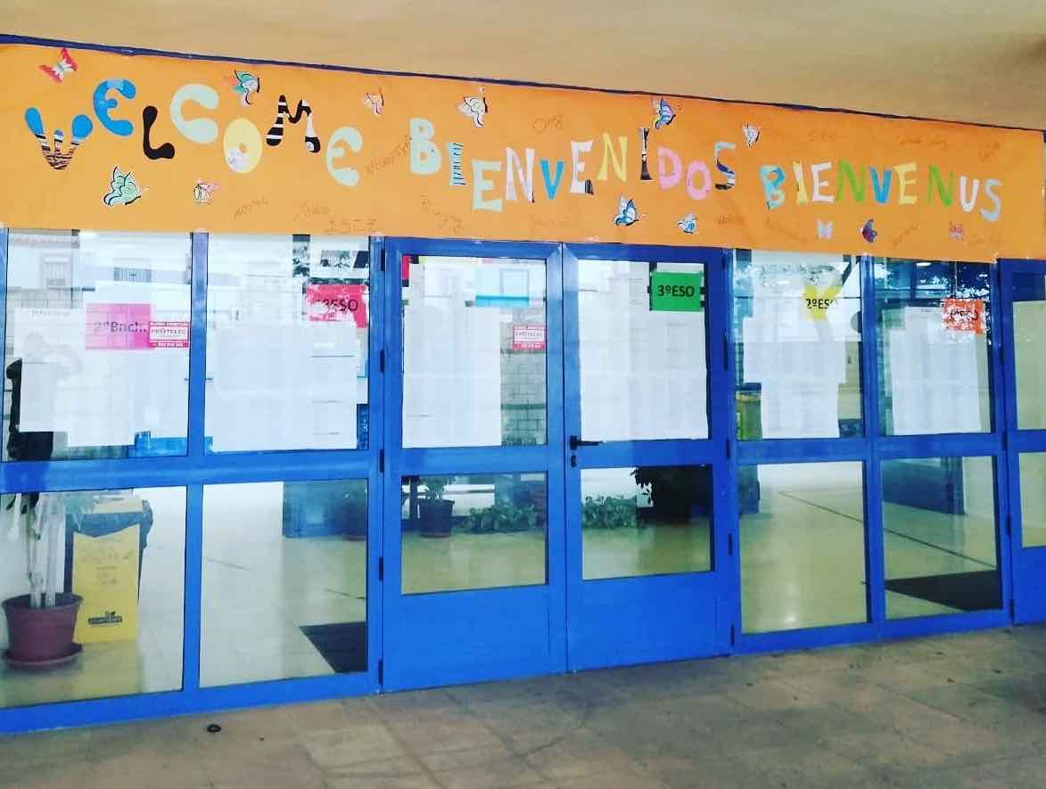 Acceso al IES Savater, en Jerez.