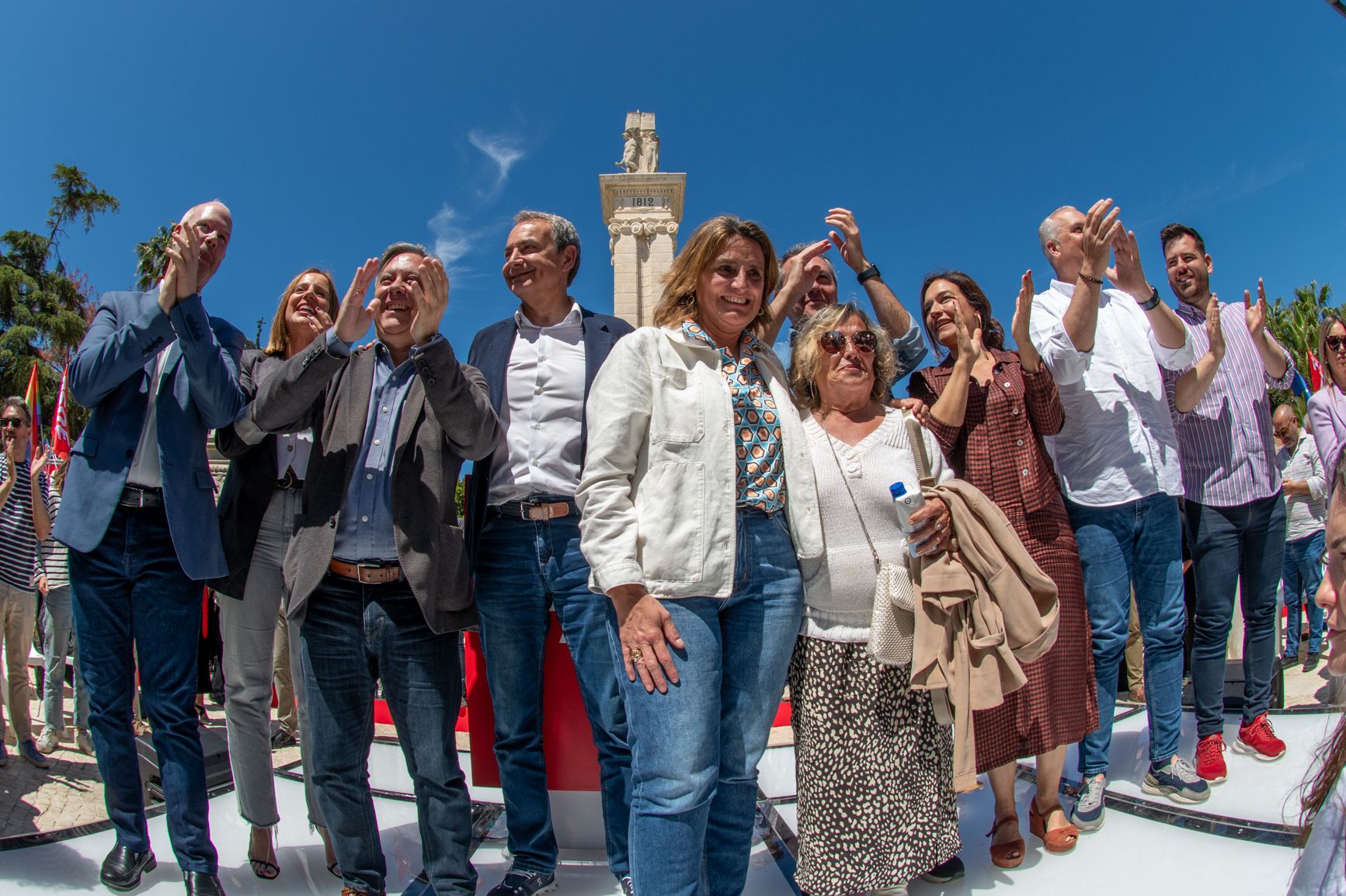 Así ha sido el acto de campaña de Zapatero y Ribera para las europeas en Cádiz.