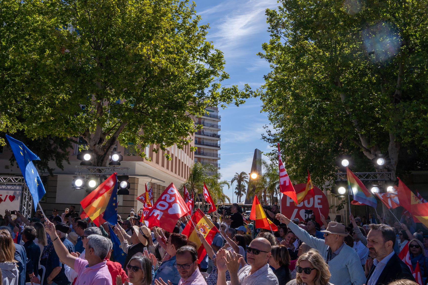 Así ha sido el acto de campaña de Zapatero y Ribera para las europeas en Cádiz.