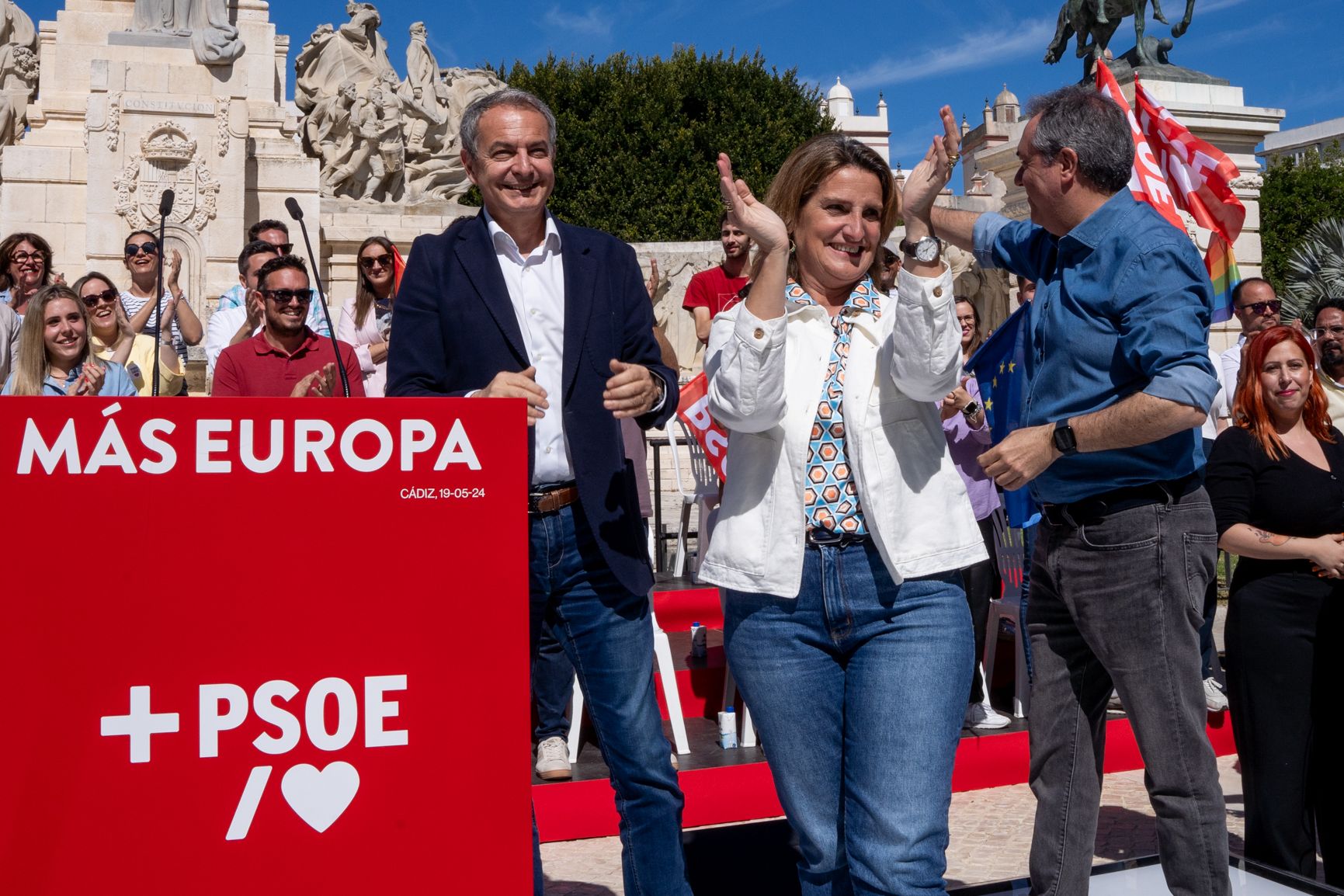 Así ha sido el acto de campaña de Zapatero y Ribera para las europeas en Cádiz.