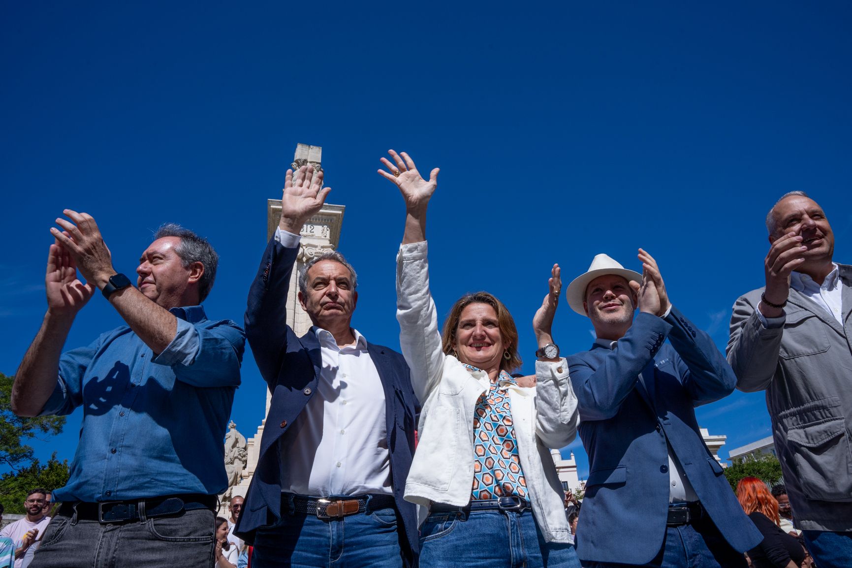 Así ha sido el acto de campaña de Zapatero y Ribera para las europeas en Cádiz.