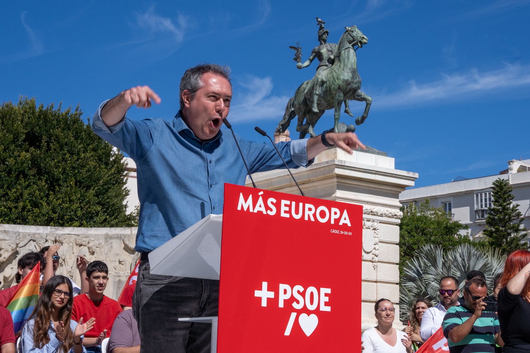Así ha sido el acto de campaña de Zapatero y Ribera para las europeas en Cádiz.
