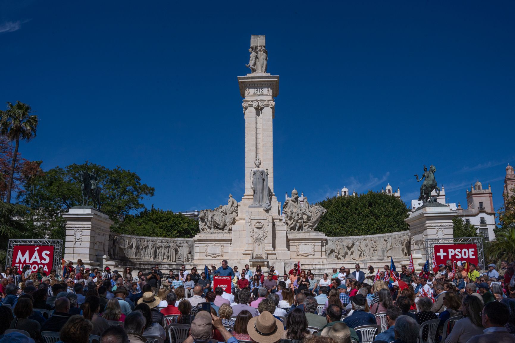 Así ha sido el acto de campaña de Zapatero y Ribera para las europeas en Cádiz.
