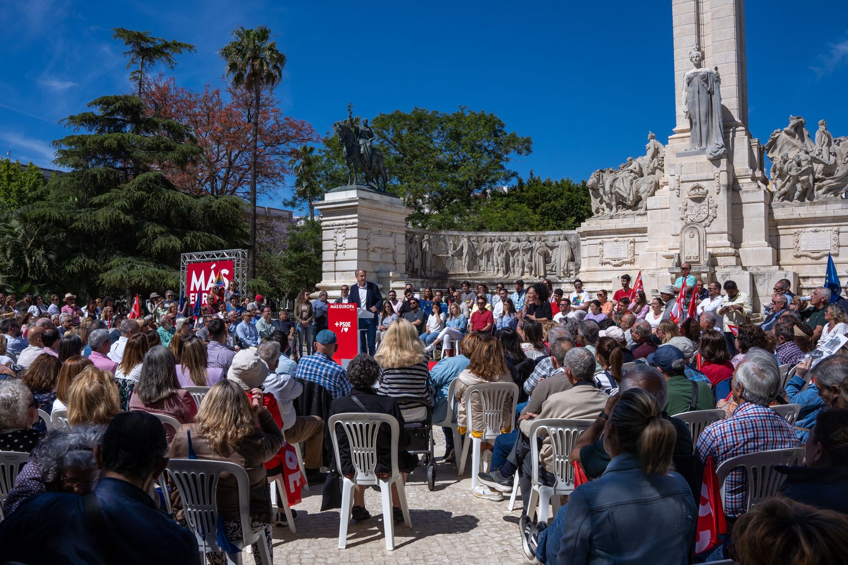 Así ha sido el acto de campaña de Zapatero y Ribera para las europeas en Cádiz.