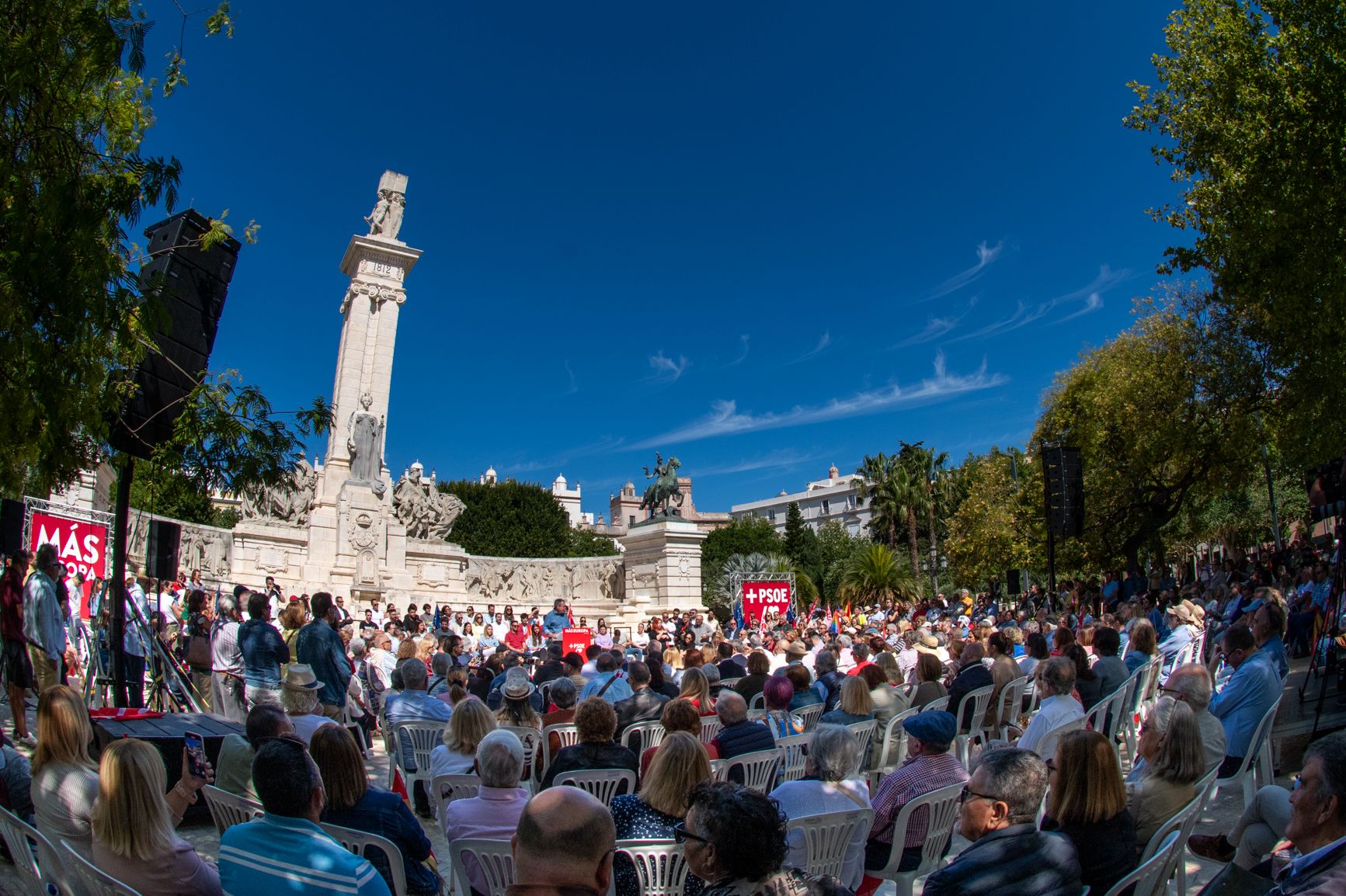 Así ha sido el acto de campaña de Zapatero y Ribera para las europeas en Cádiz.