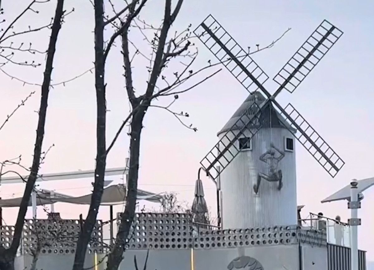 Así es el pueblo español ubicado en el corazón de Corea del Sur con estatuas de Don Quijote y toros.