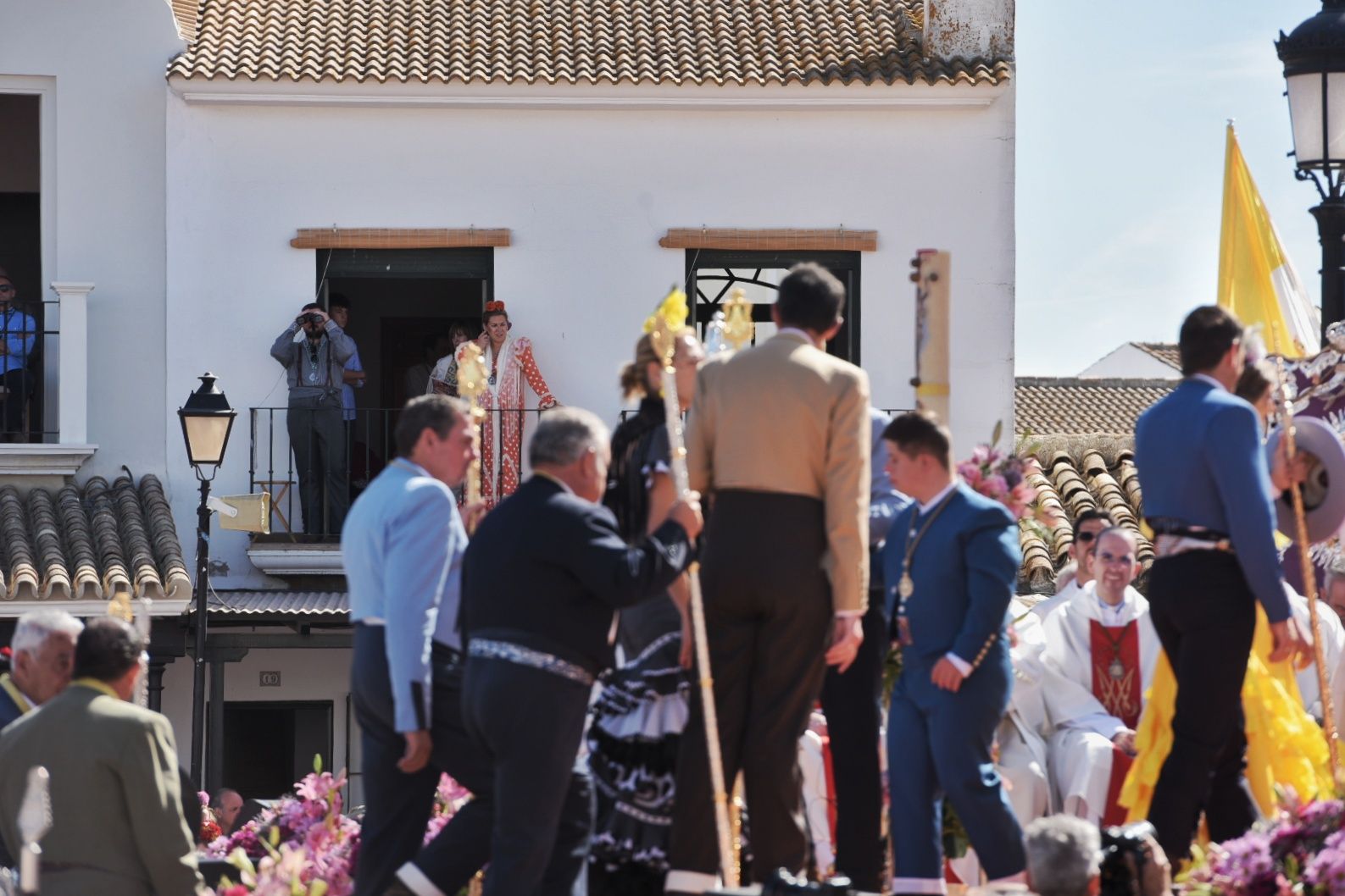 Así vive El Rocío la Misa Pontifical de la Romería de 2024.