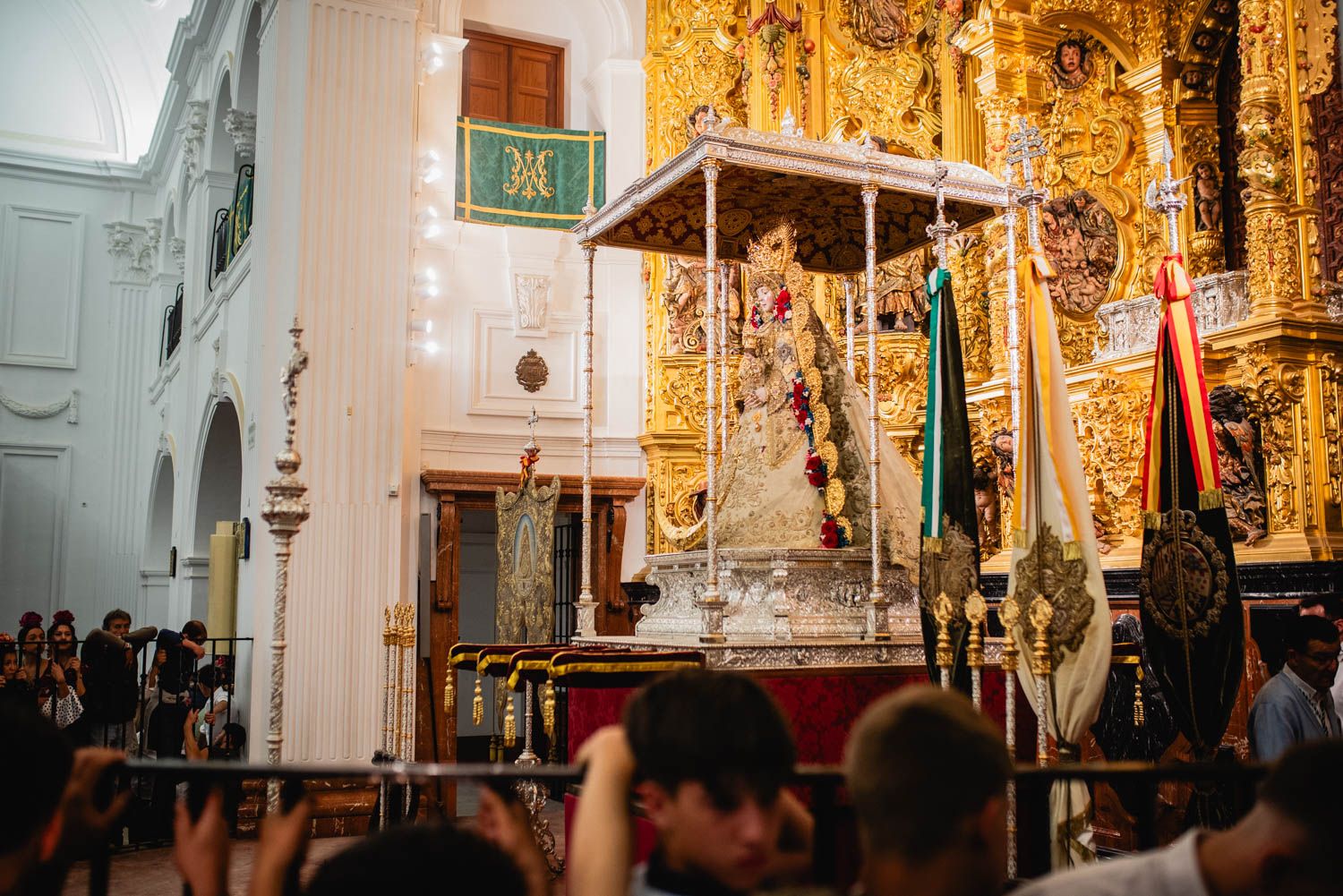 Así vive Almonte los previos a la salida de la Virgen del Rocío
