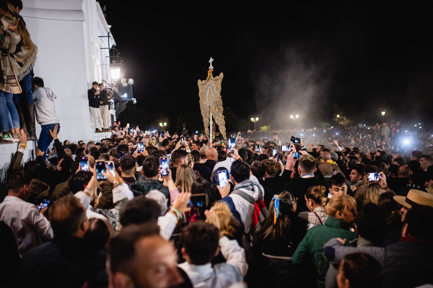 Así vive Almonte los previos a la salida de la Virgen del Rocío