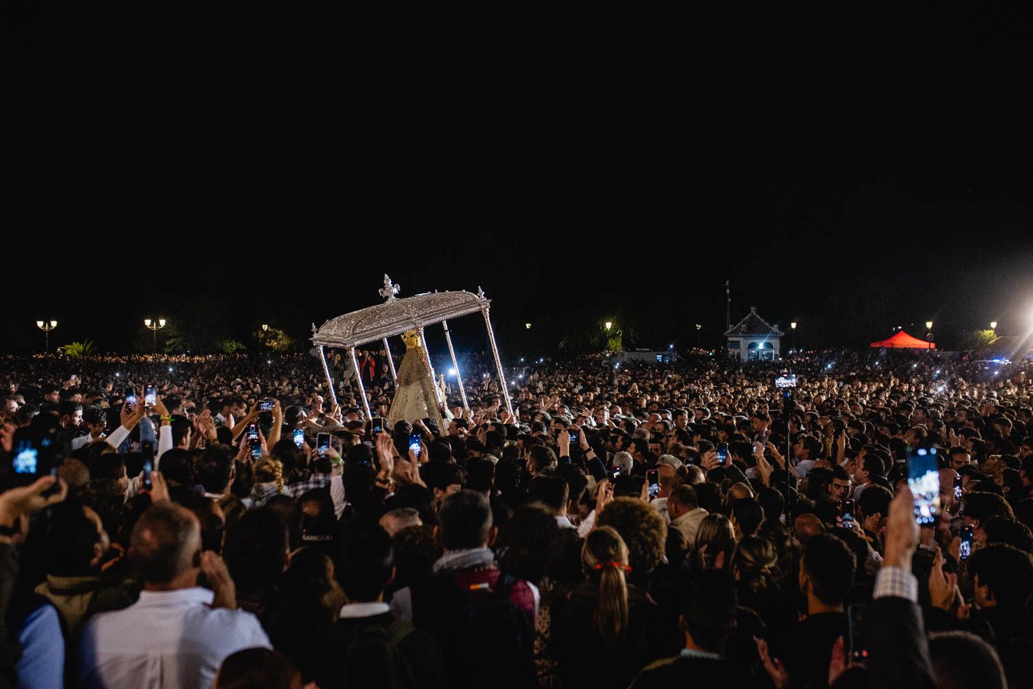 Así vive Almonte los previos a la salida de la Virgen del Rocío