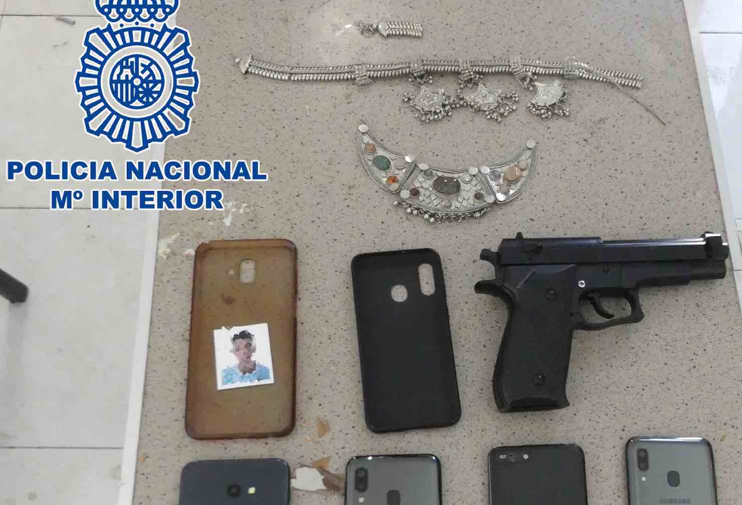 Objetos incautados por la Policía.