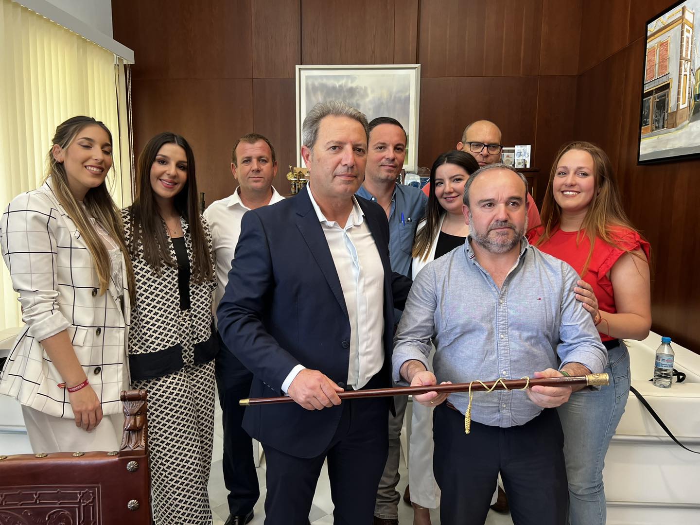 Paco Brenes, junto a Alberto Sanromán, tras la moción de censura de Arahal.