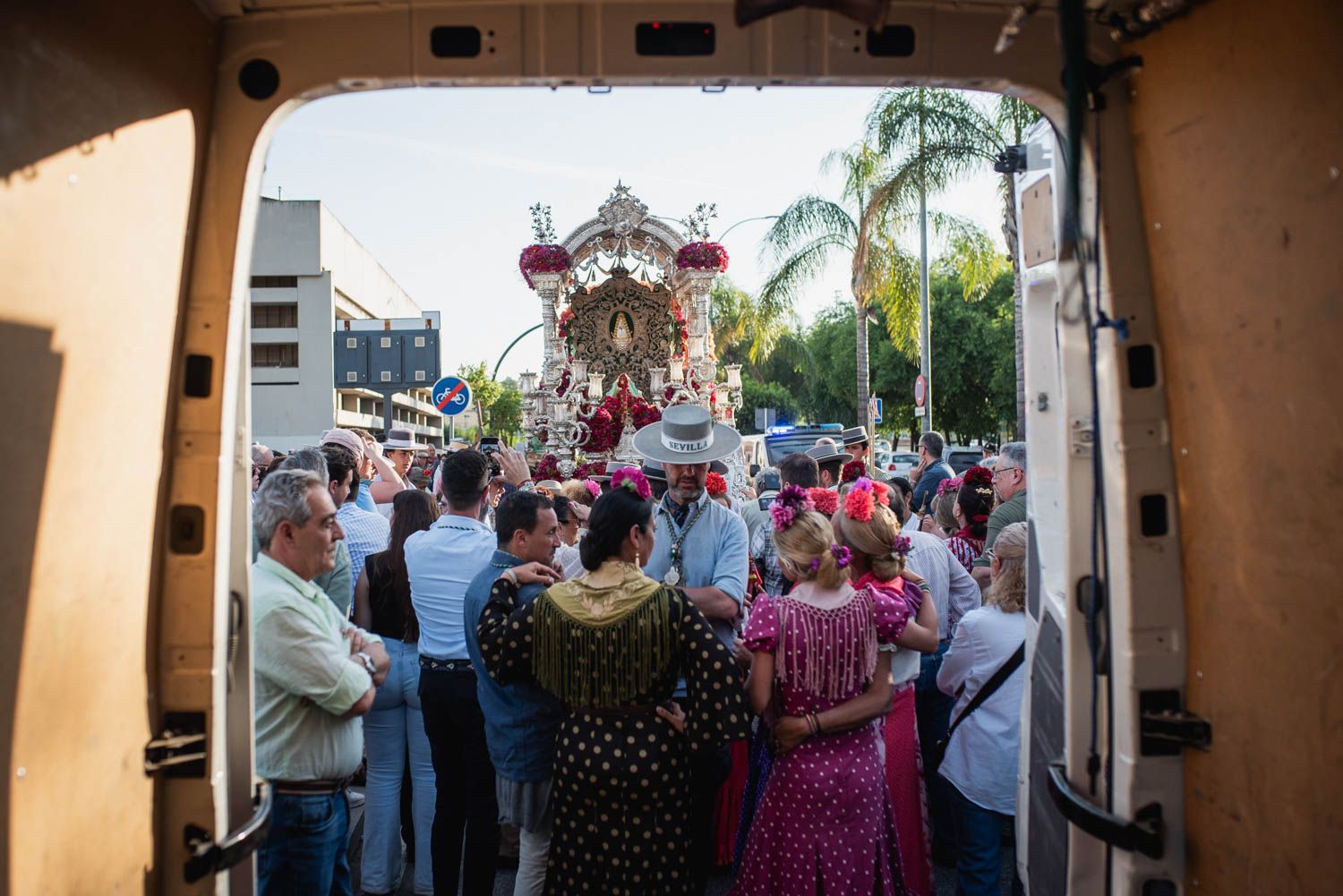 Llegada de la Hermandad del Rocío de Sevilla.