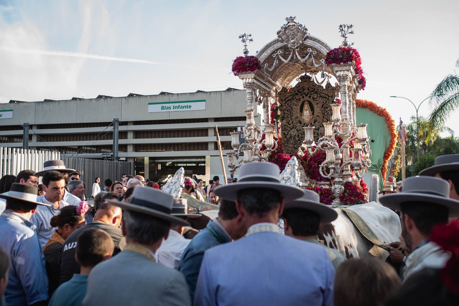 Llegada de la Hermandad del Rocío de Sevilla.