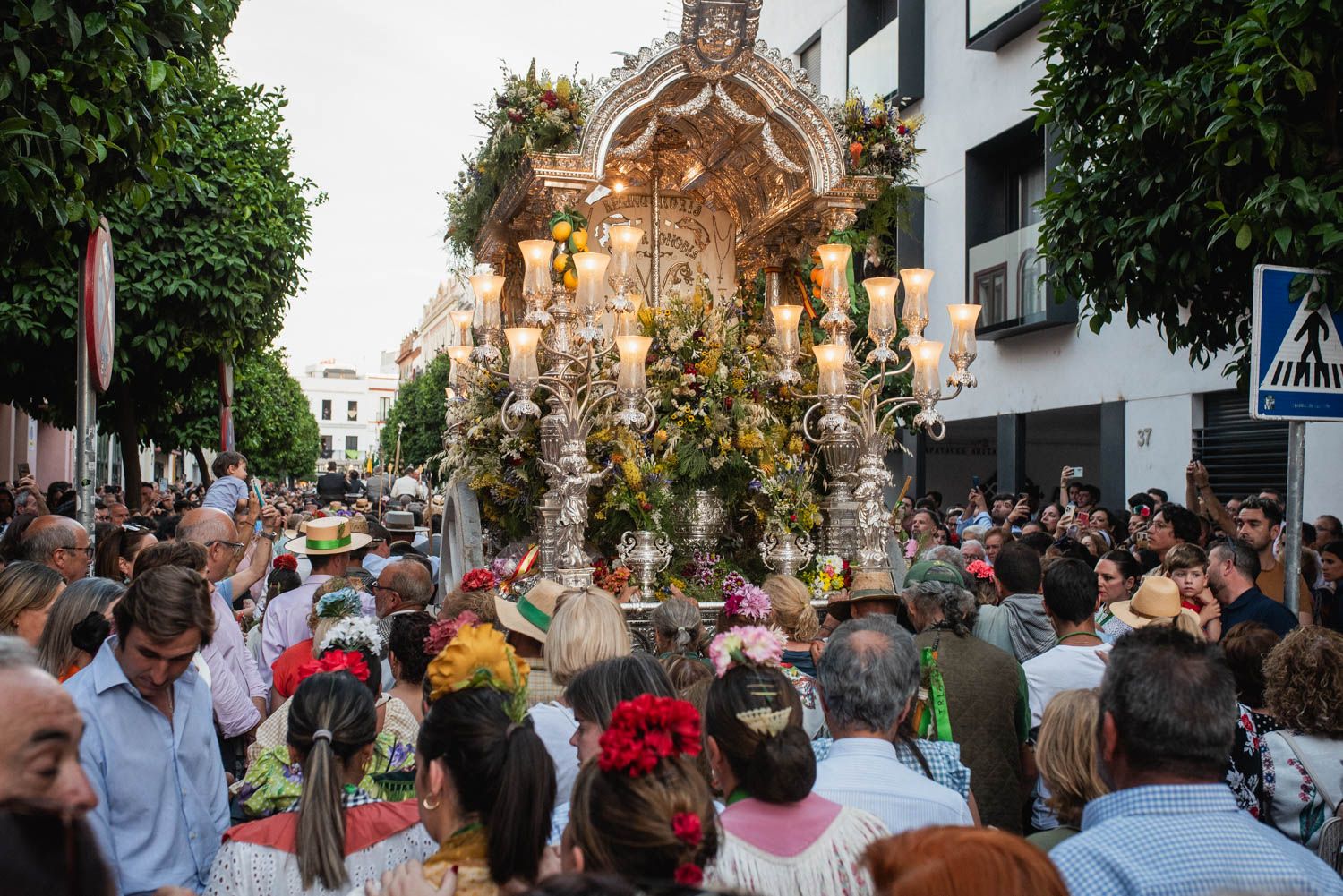 Llegada a Sevilla de la Hermandad de Triana.