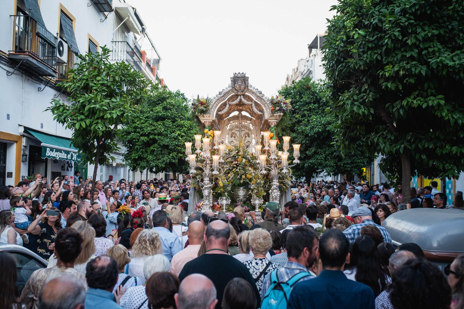 Llegada a Sevilla de la Hermandad de Triana.