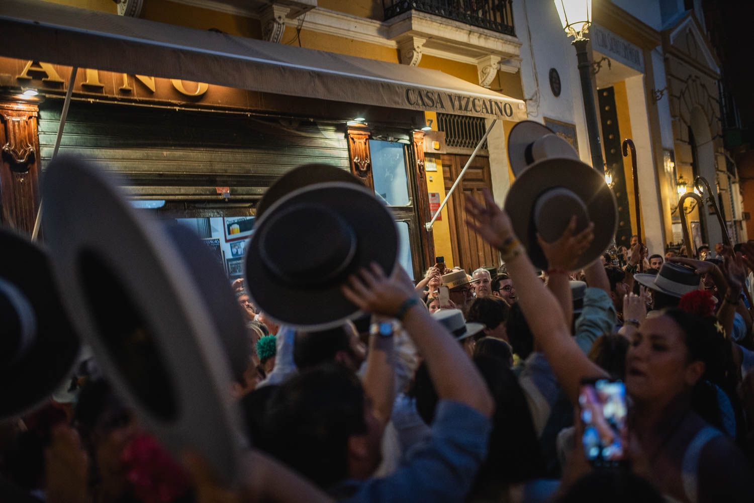 Llegada a Sevilla de la Hermandad de La Macarena.