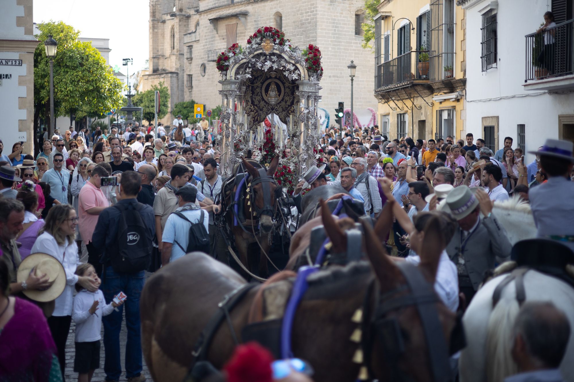 Así ha sido la llegada de la hermandad del Rocío a Jerez