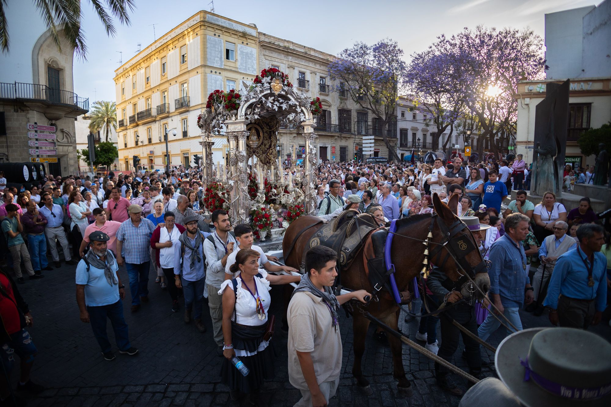 Así ha sido la llegada de la hermandad del Rocío a Jerez