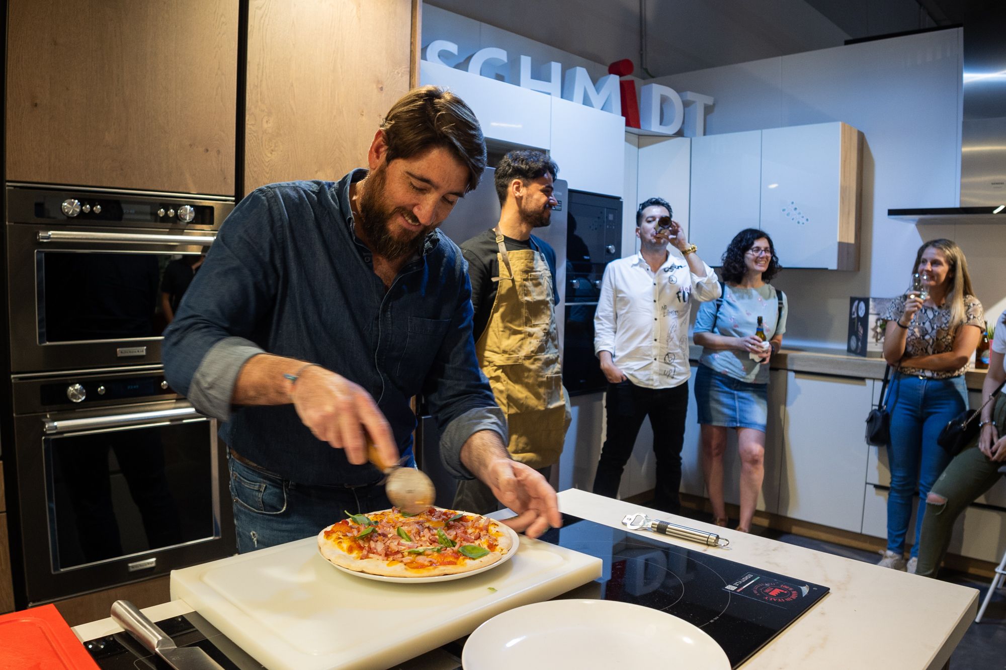 COCINAS SCHMIDT DEMOSTRACION HORNOS TEKA 8