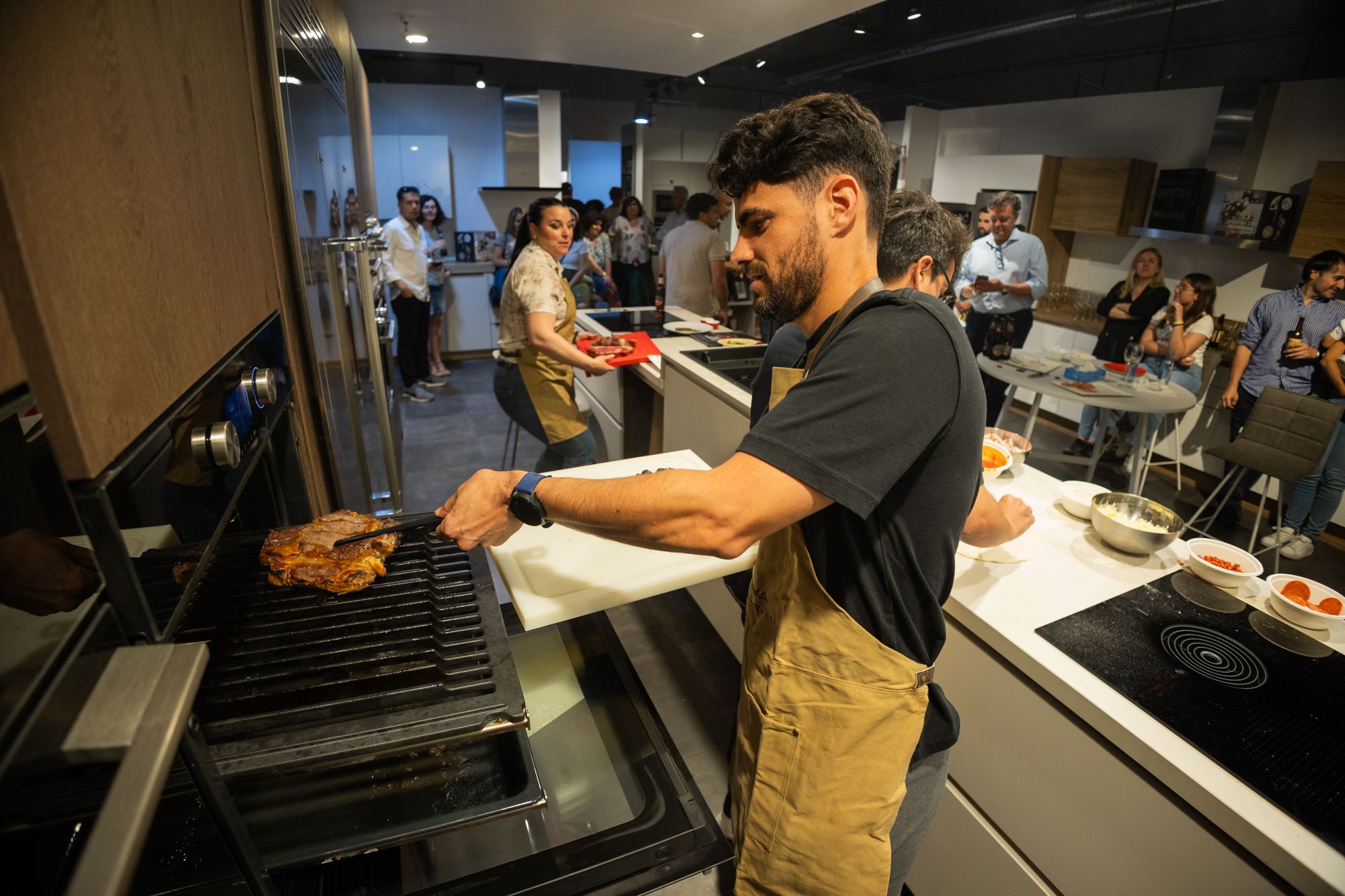 COCINAS SCHMIDT DEMOSTRACION HORNOS TEKA 12