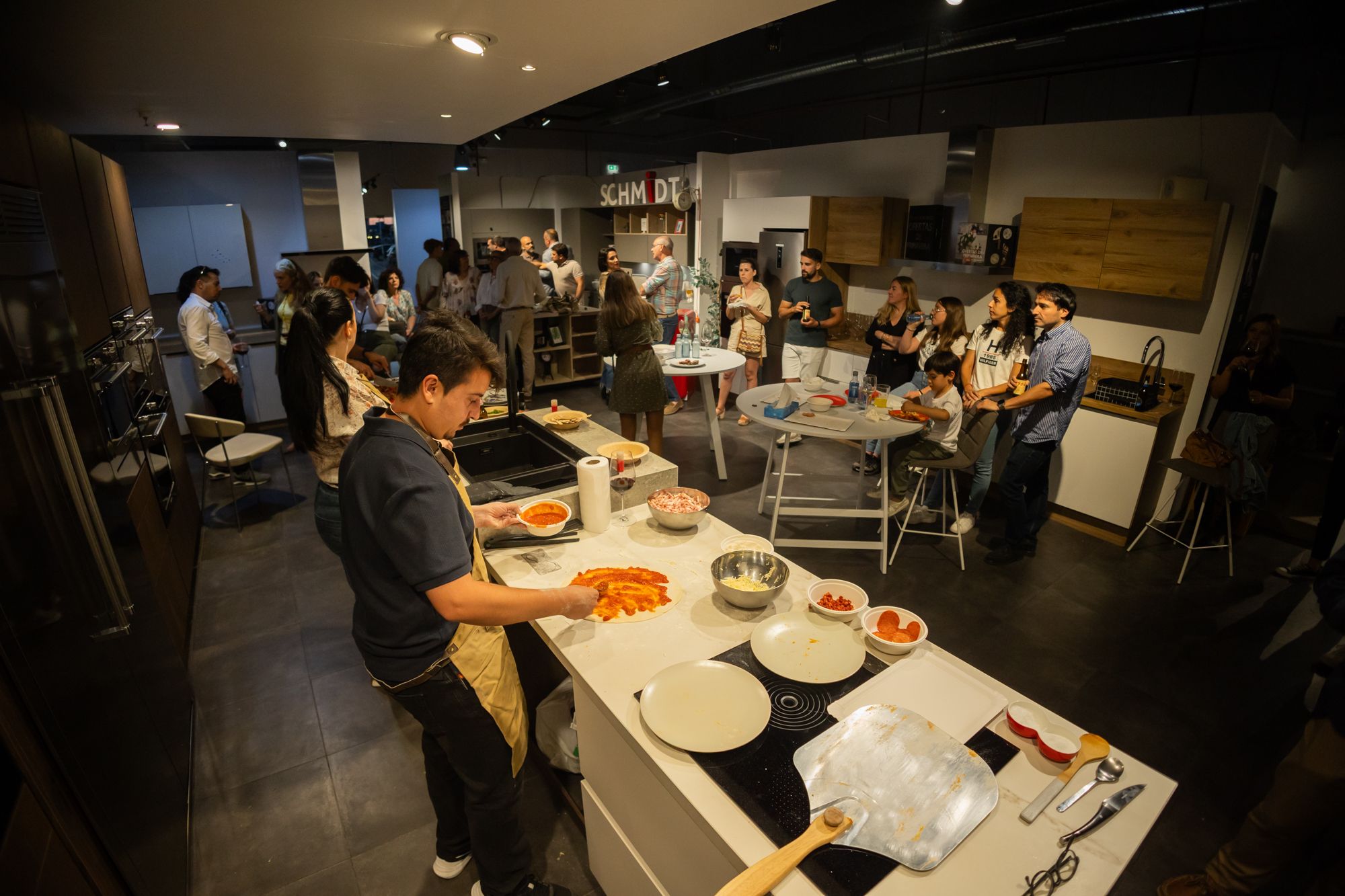 COCINAS SCHMIDT DEMOSTRACION HORNOS TEKA 22