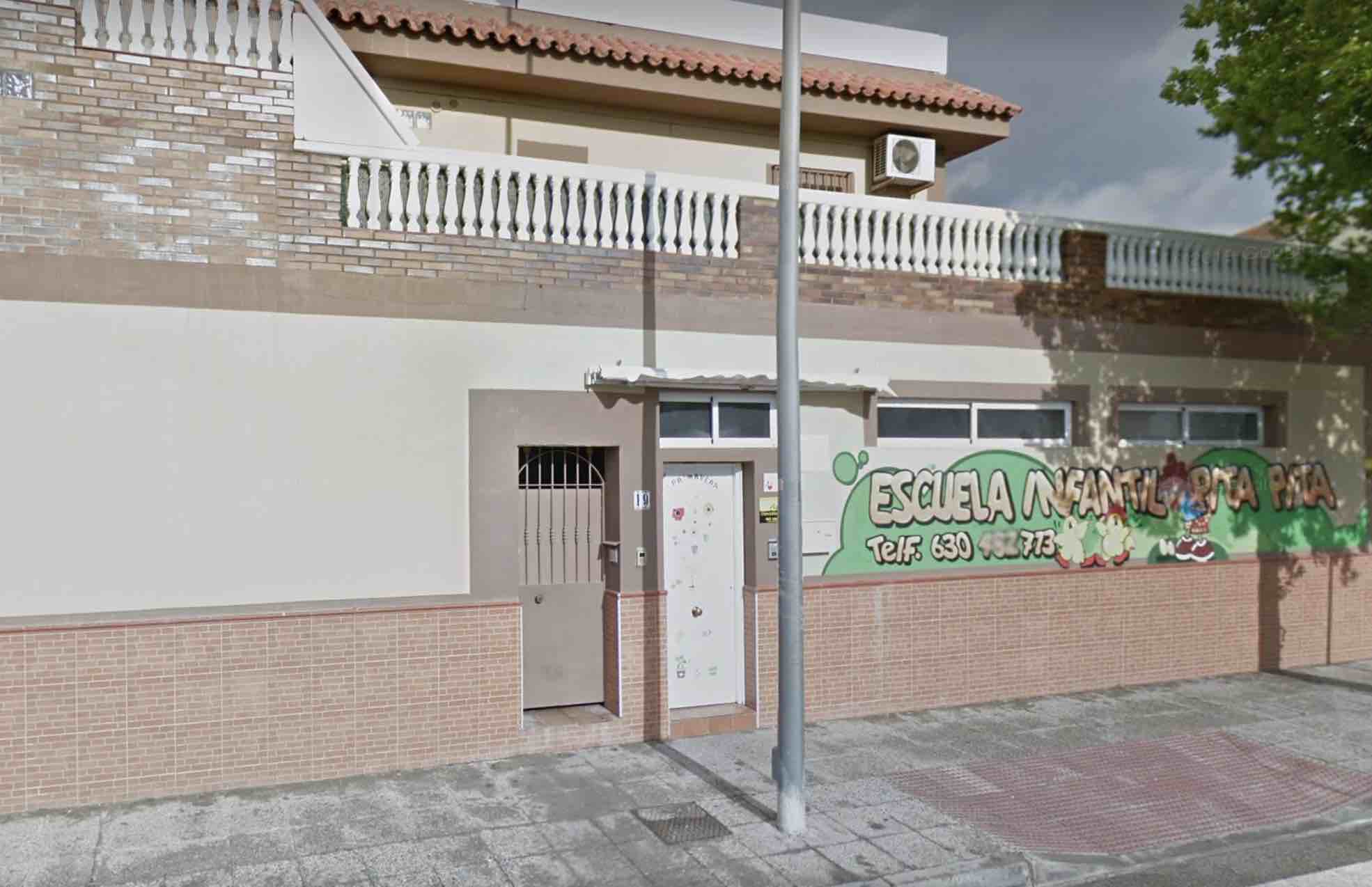 Fachada de la escuela infantil en La Pita, en una imagen de Google.